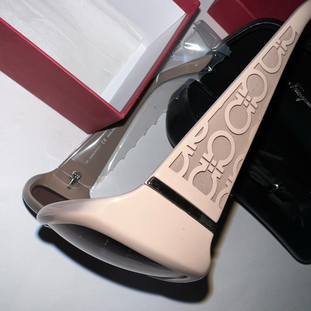 Salvatore Ferragamo Sunglasses - Picture 8 of 12